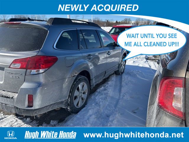 Used 2011 Subaru Outback 3.6R Limited w/ PWR Moonroof Pkg image 5