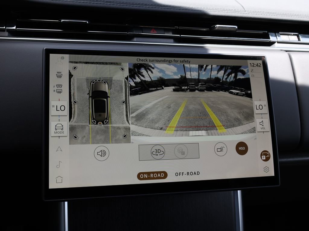 Used 2025 Land Rover Range Rover SE AWD/4WD image 35