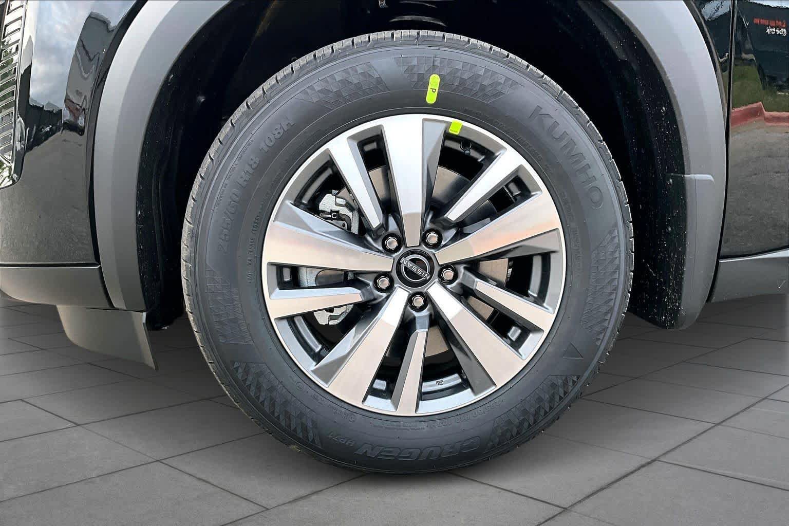 New 2026 Nissan Pathfinder SL image 9