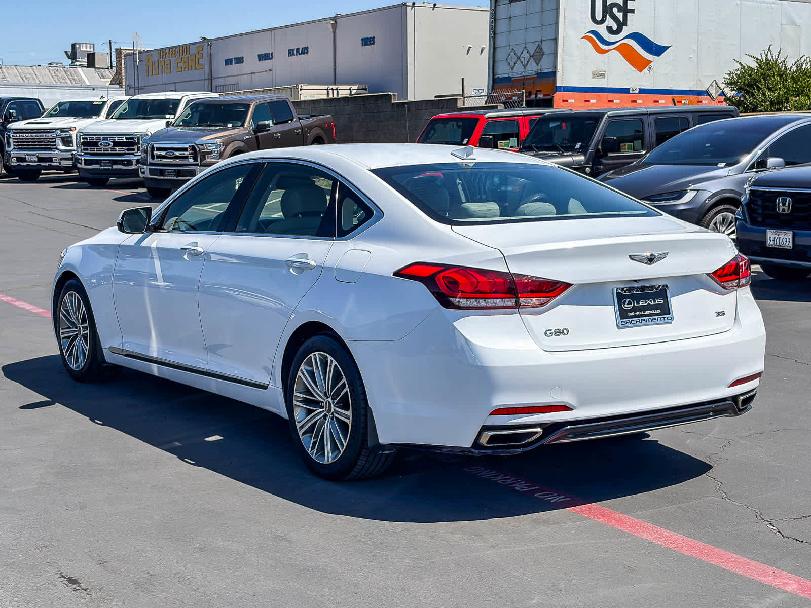 Used 2018 Genesis G80 3.8 RWD image 2