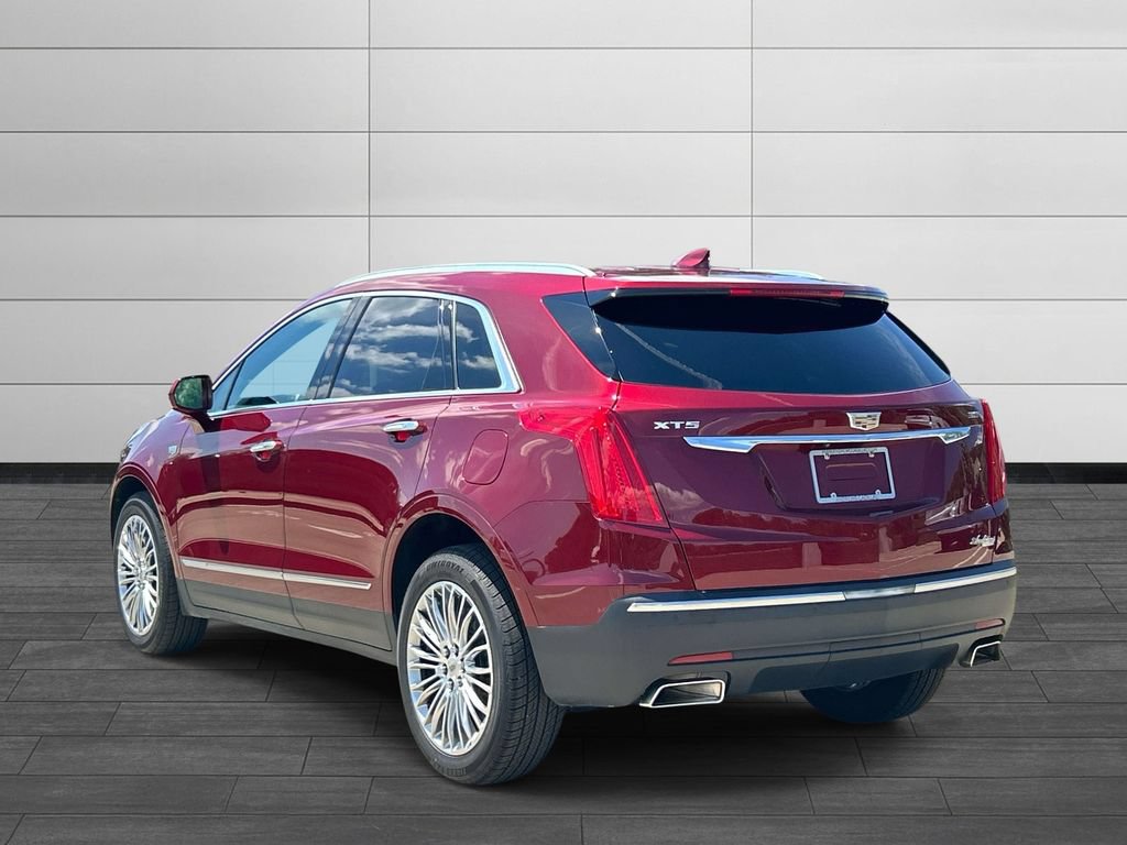 Used 2017 Cadillac XT5 Premium Luxury FWD image 3