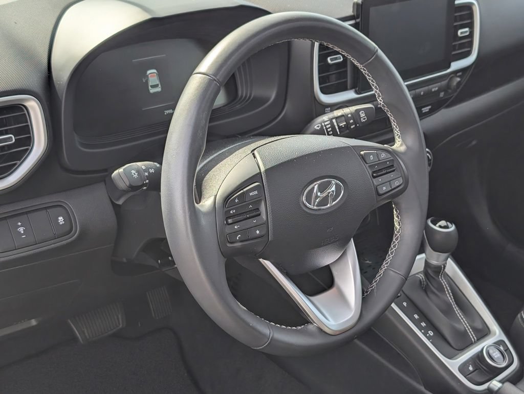 Used 2026 Hyundai Venue SEL FWD image 16