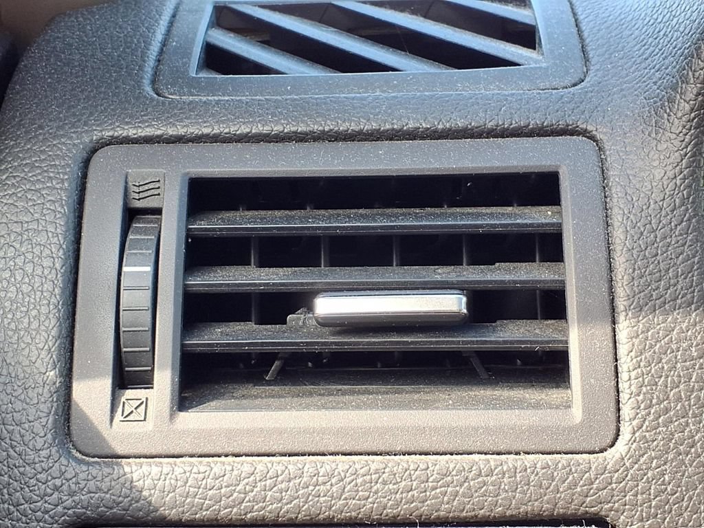 Used 2012 Ford Fusion SE FWD image 21