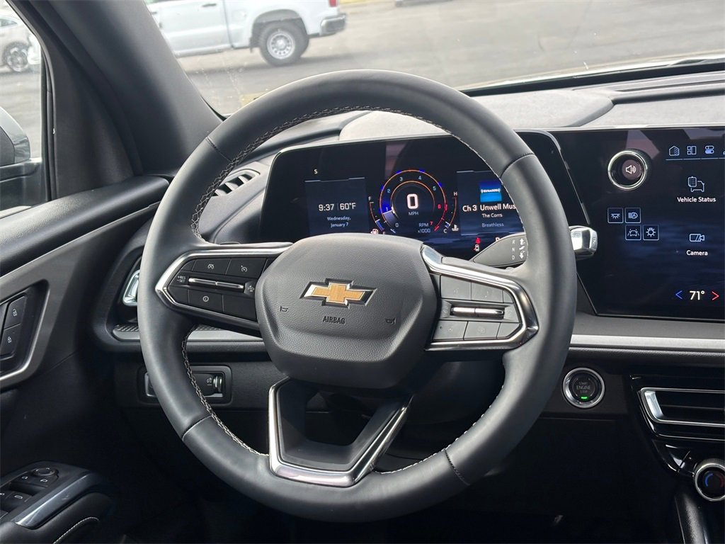 Used 2025 Chevrolet Traverse LT image 24