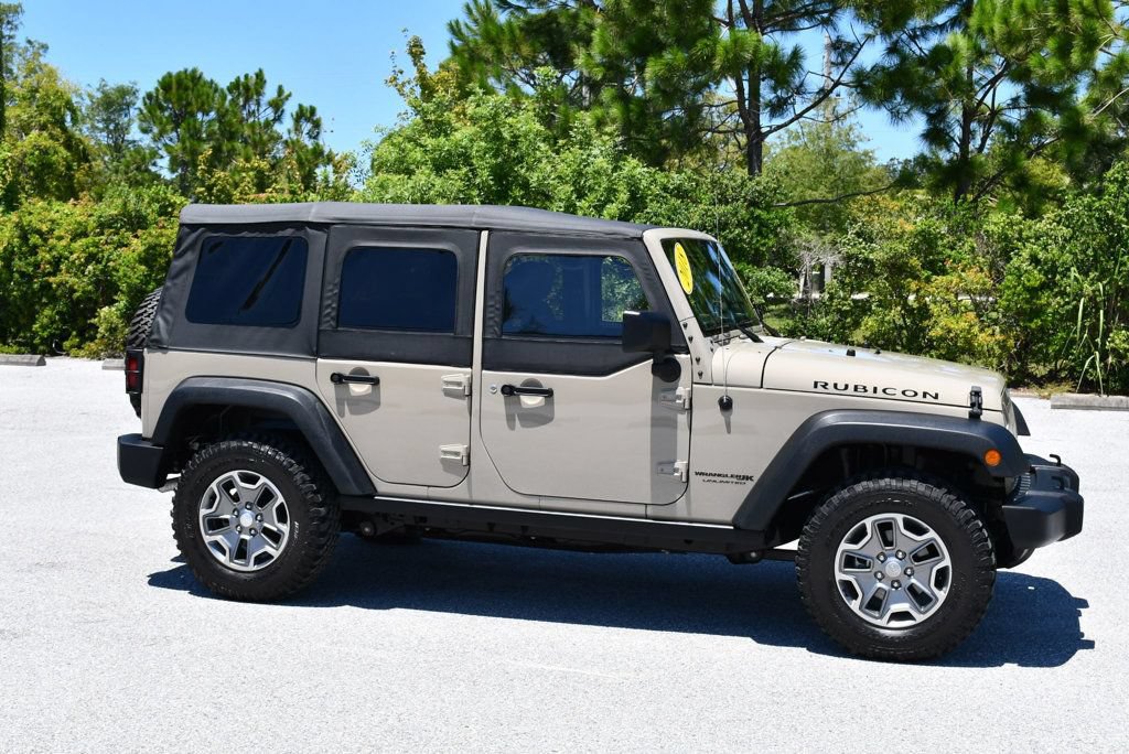 Used 2018 Jeep Wrangler Unlimited Rubicon w/ Connectivity Group AWD/4WD image 34