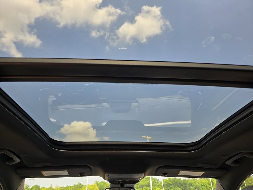 Used 2024 GMC Acadia Denali FWD image 16