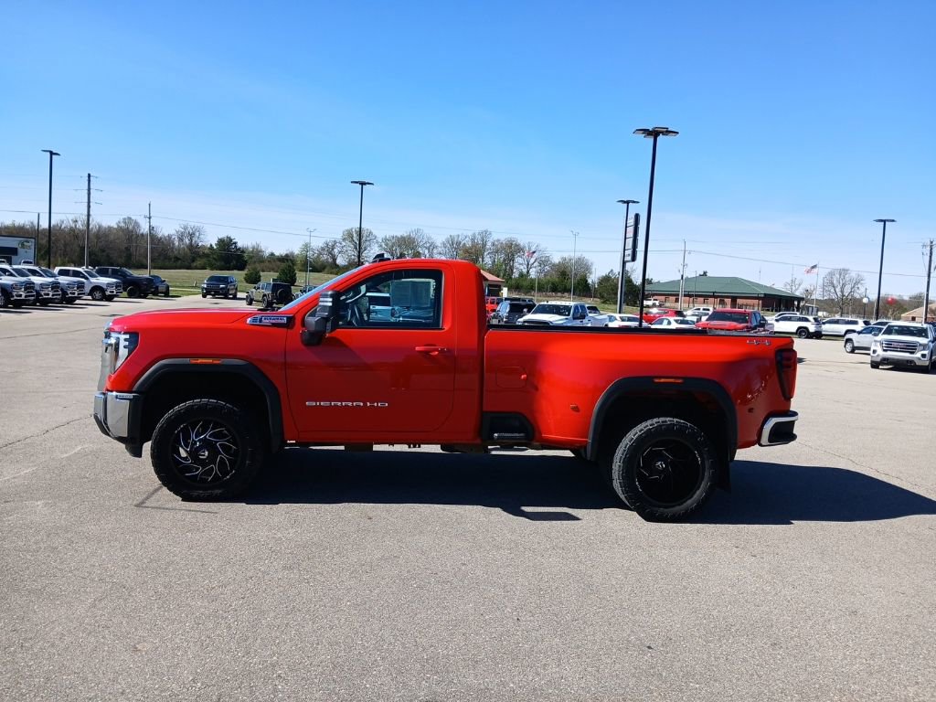 Used 2025 GMC Sierra 3500 SLE image 4