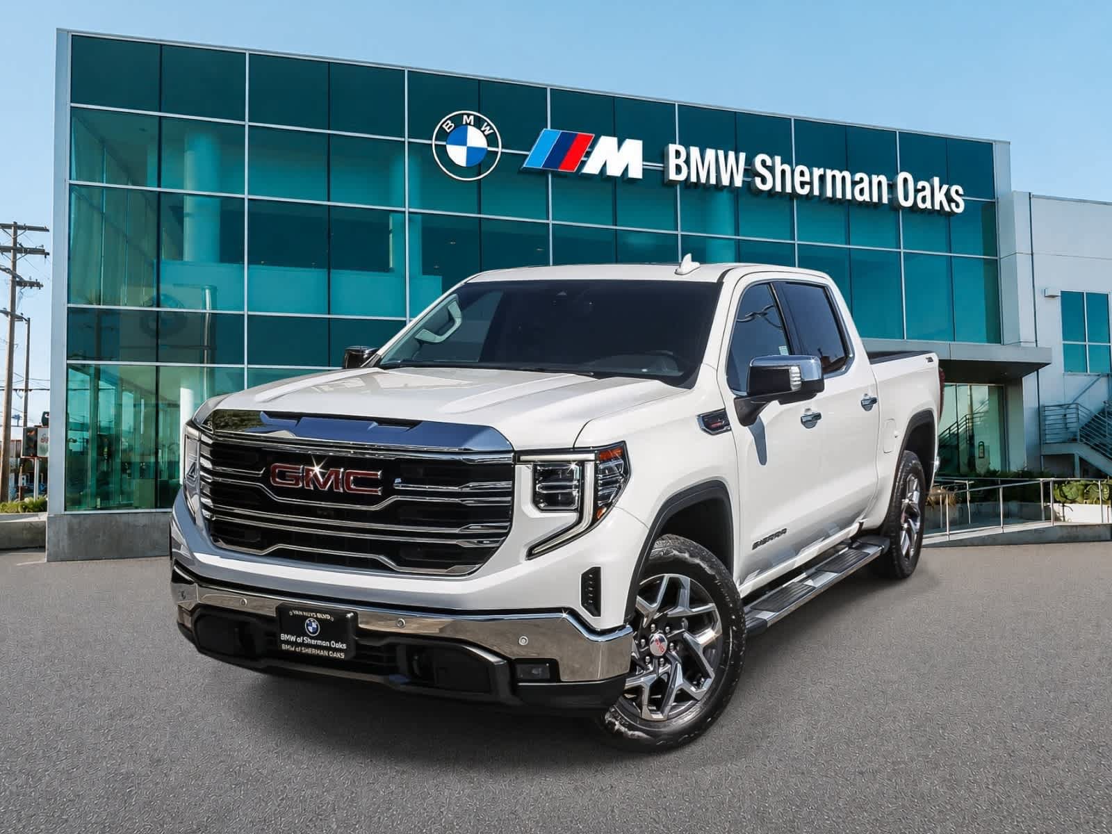 Used 2024 GMC Sierra 1500 SLT w/ SLT Premium Plus Package AWD/4WD image 1