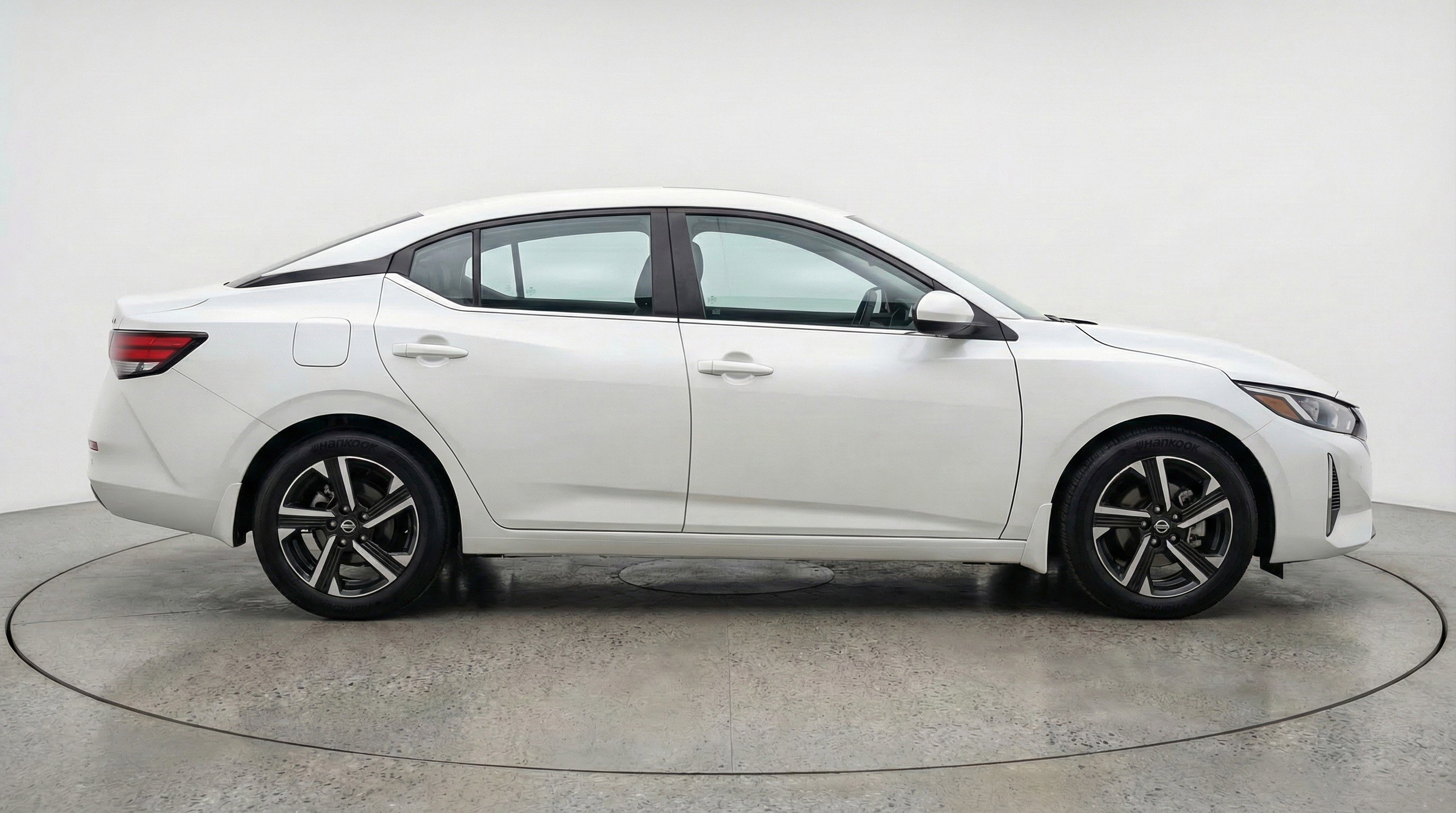 Used 2025 Nissan Sentra SV image 11