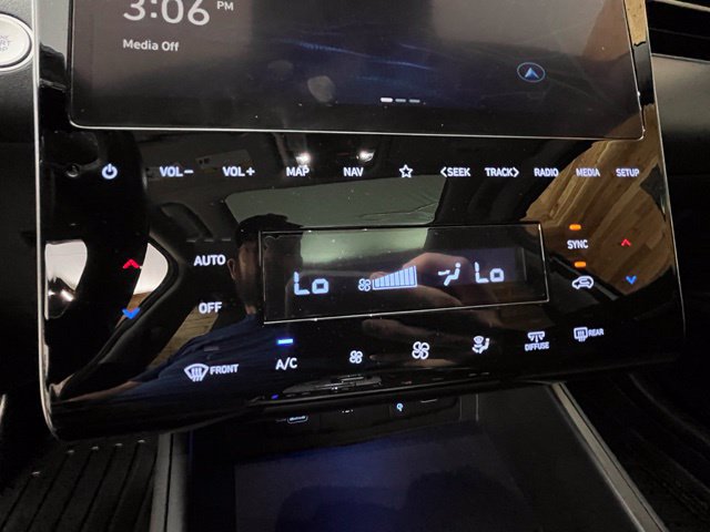 Certified 2023 Hyundai Tucson Limited AWD/4WD image 27