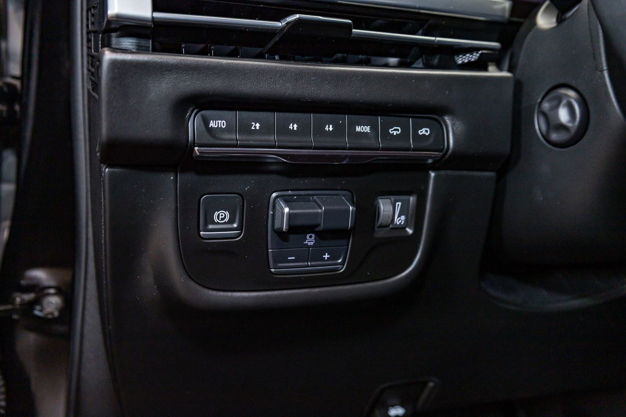 Used 2025 Cadillac Escalade Sport Platinum AWD/4WD image 17