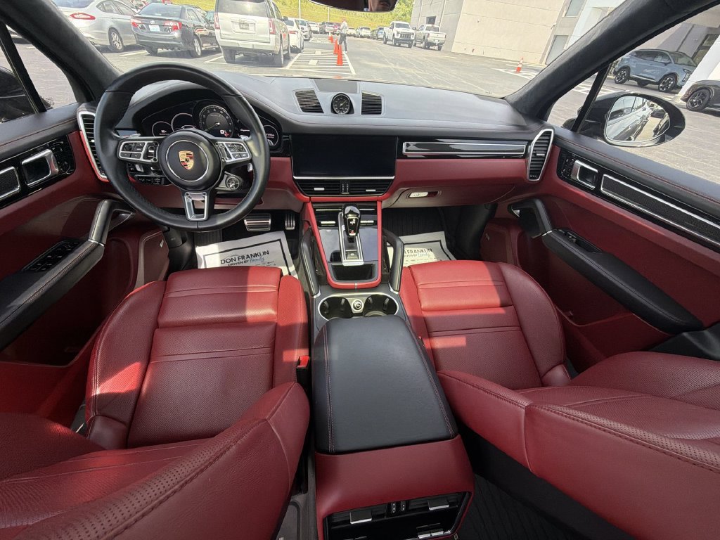 Used 2021 Porsche Cayenne Turbo S AWD/4WD image 10