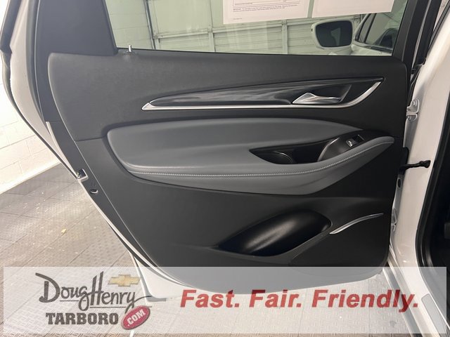 Used 2020 Buick Enclave Essence image 32