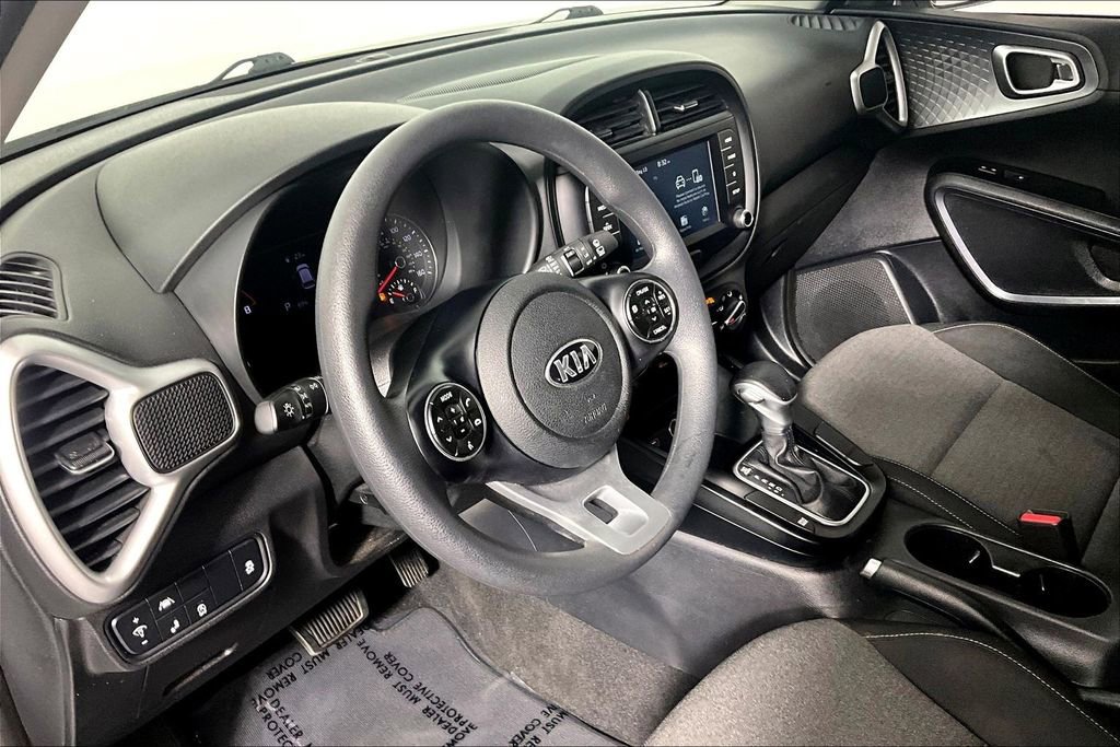 Used 2020 Kia Soul S FWD image 13