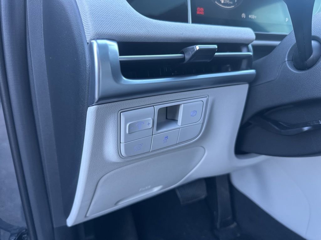 Used 2025 Hyundai Tucson Limited image 11