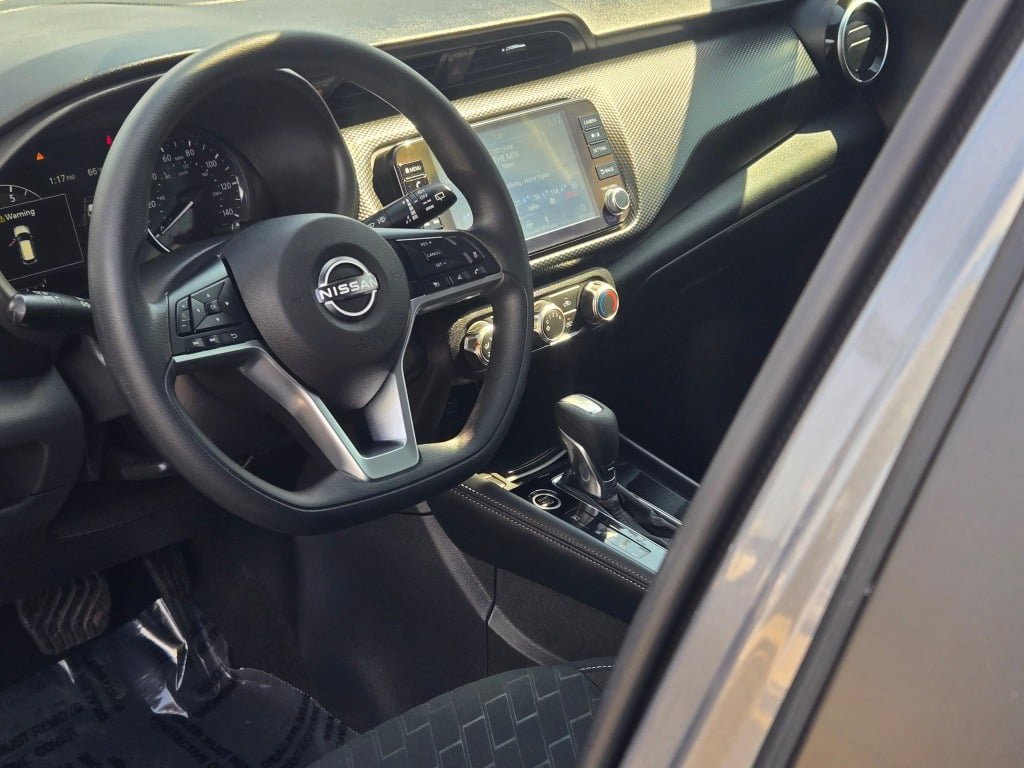 Used 2023 Nissan Kicks SV image 23