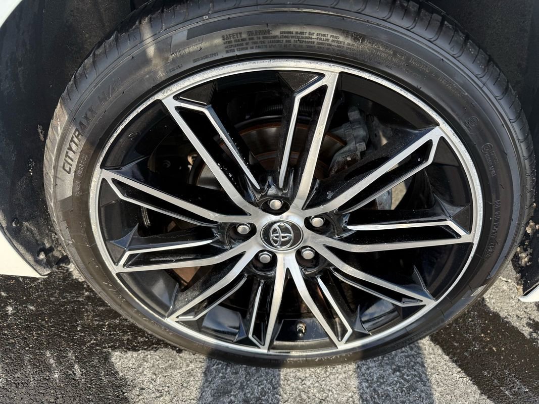 Used 2019 Toyota Avalon XSE image 23