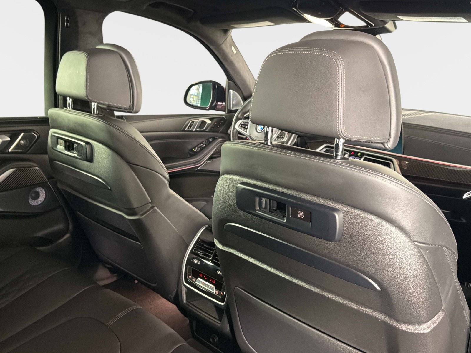 Used 2021 BMW X5 M50i w/ Executive Package image 28