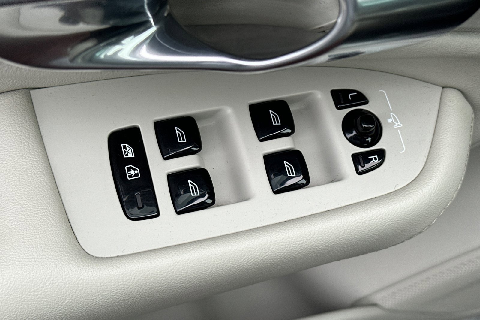 Certified 2022 Volvo XC90 T8 Inscription w/ Advanced Package image 16