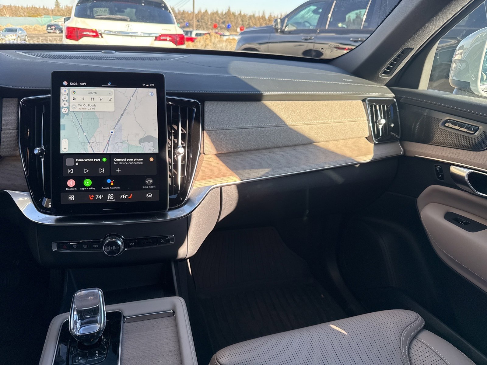 Used 2025 Volvo XC90 T8 Ultra w/ Protection Package Premier image 17