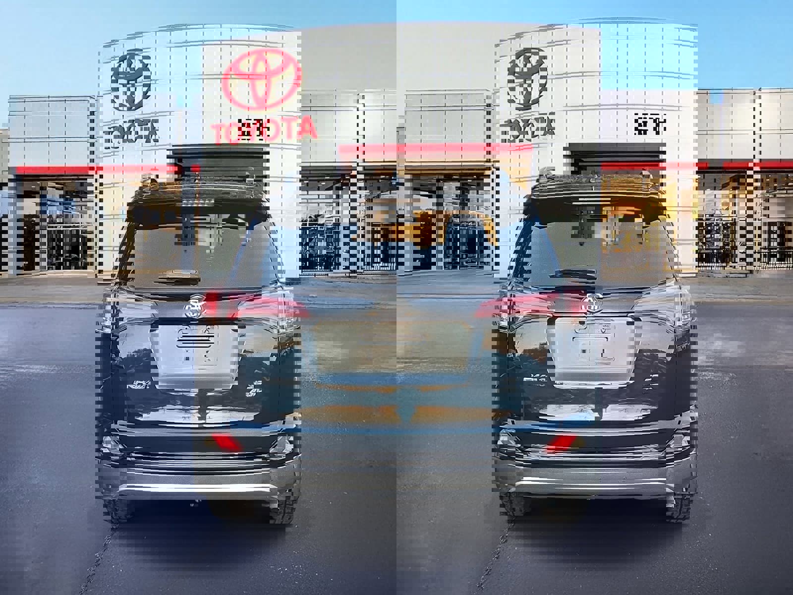 Used 2017 Toyota RAV4 SE w/ Power Special Value Package image 6