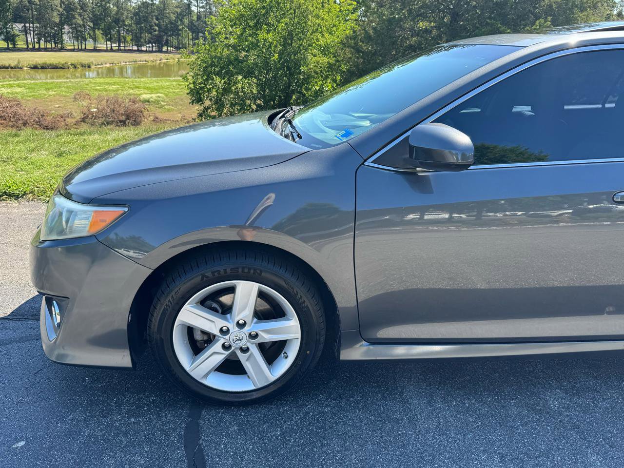 Used 2012 Toyota Camry SE FWD image 7