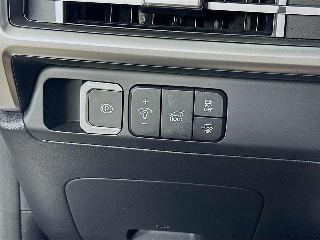 Used 2024 Hyundai Santa Fe XRT image 17