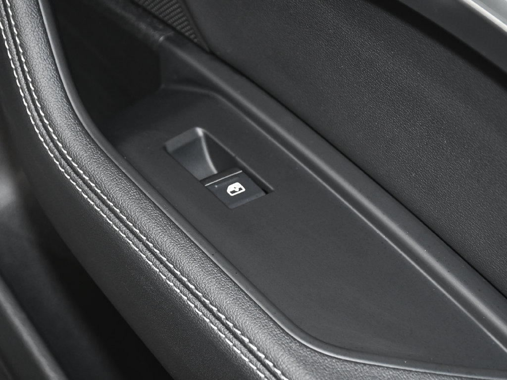 Used 2024 Audi Q8 e-tron Premium AWD/4WD image 17