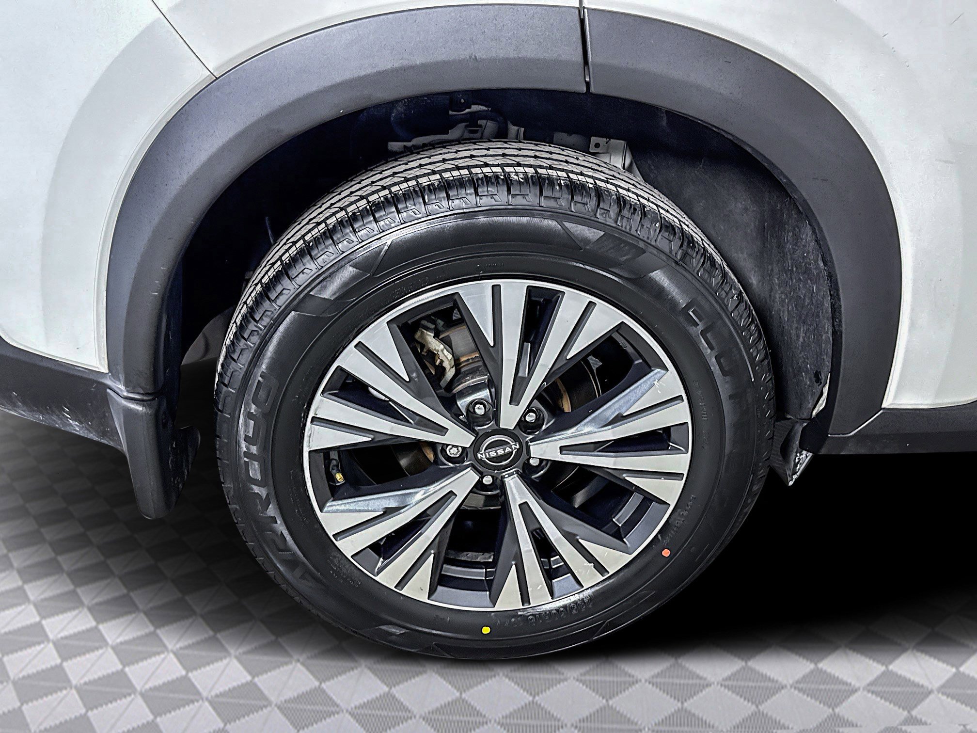 Used 2023 Nissan Rogue SV image 37