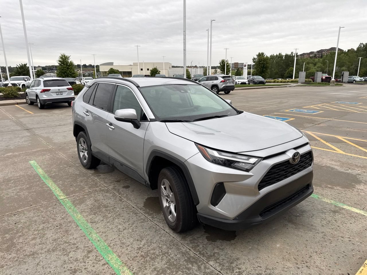 Used 2025 Toyota RAV4 XLE AWD/4WD image 8