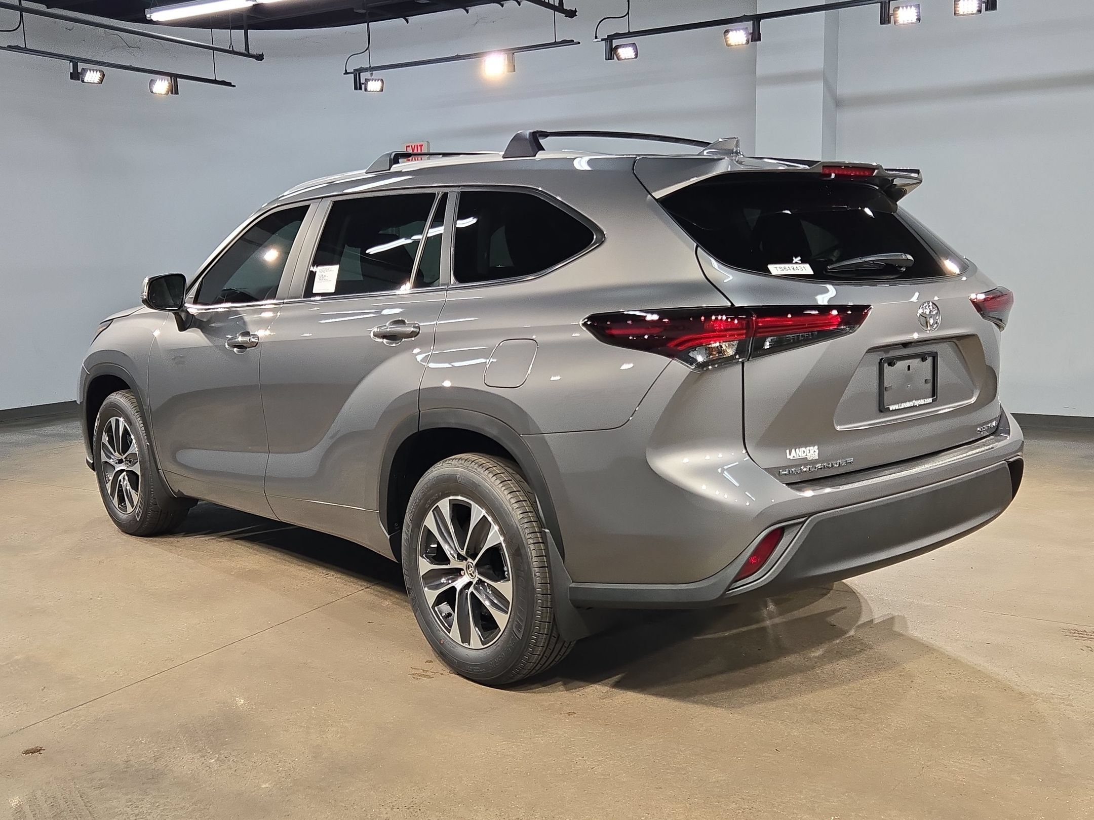 New 2026 Toyota Highlander XLE AWD/4WD image 5
