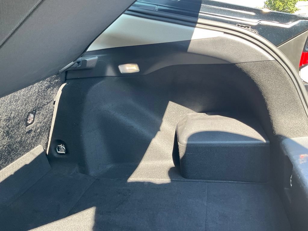 Used 2025 Toyota Prius LE FWD image 38