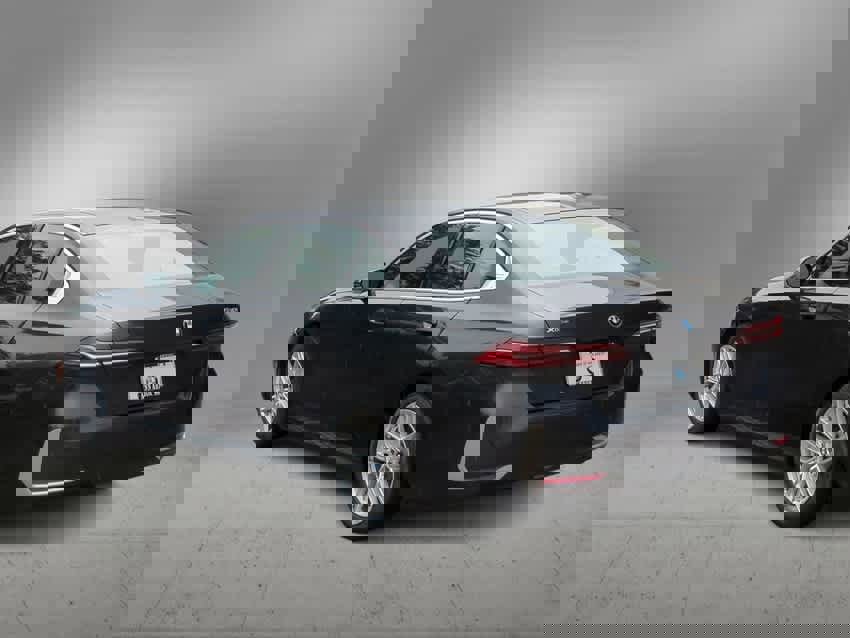 Certified 2025 BMW 530i xDrive w/ Premium Package image 6