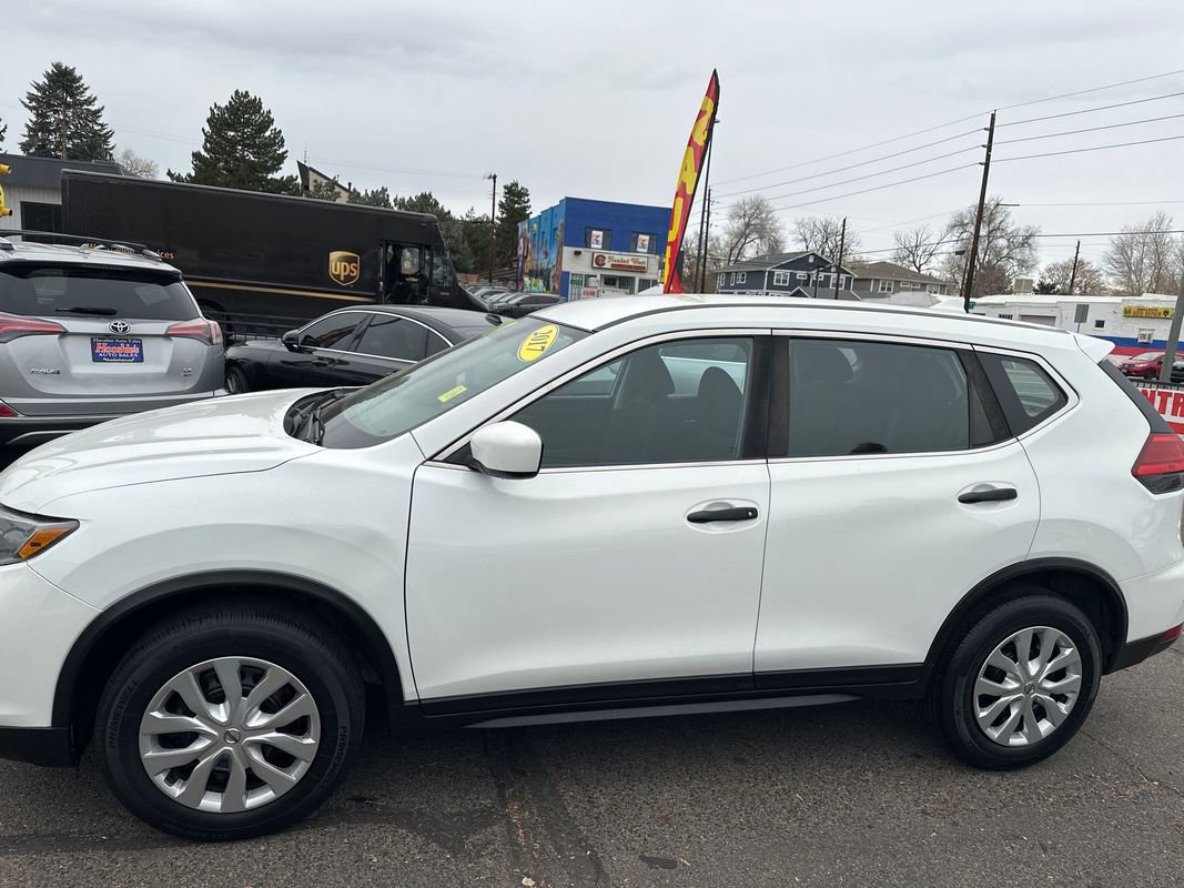 Used 2017 Nissan Rogue S image 9