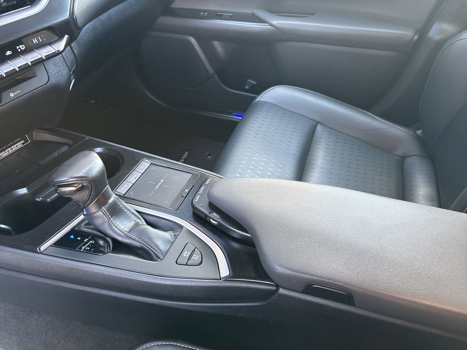 Used 2022 Lexus UX 250h w/ Accessory Package (Z2) image 22