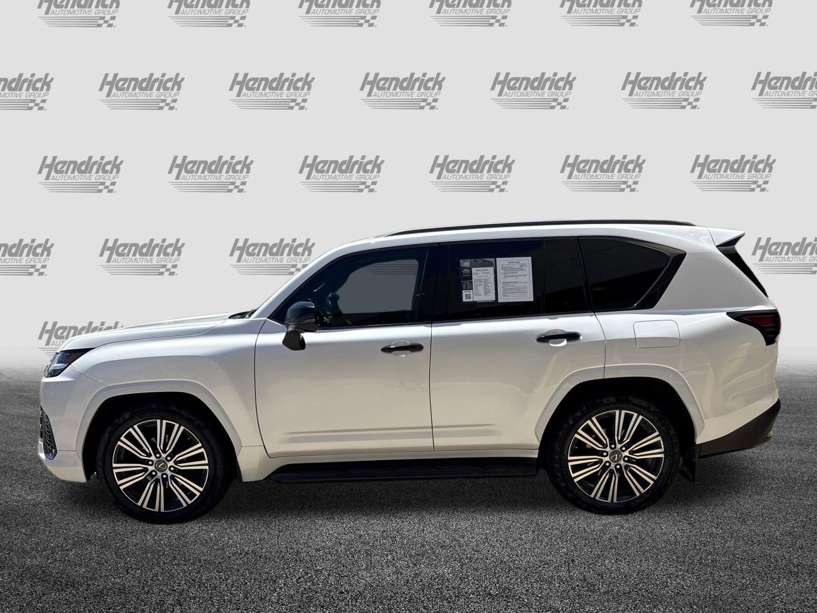 Used 2023 Lexus LX 600 4WD w/ Appearance Package image 7