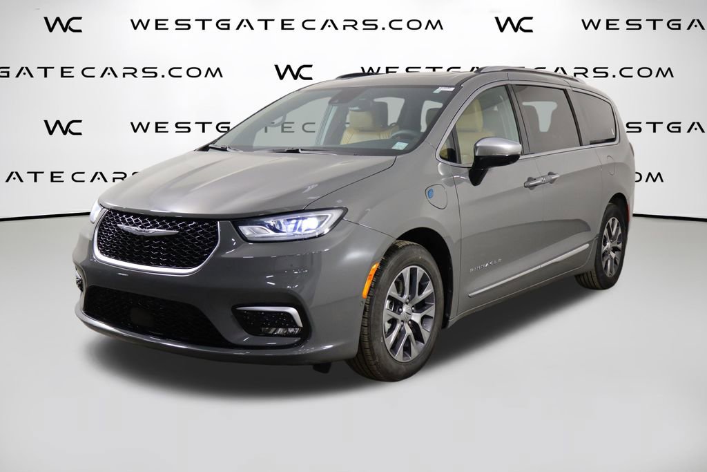 Used 2023 Chrysler Pacifica Pinnacle