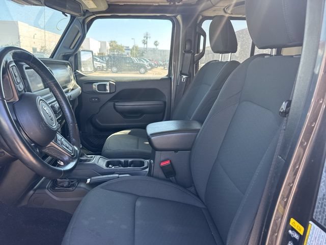 Used 2022 Jeep Gladiator Sport AWD/4WD image 9