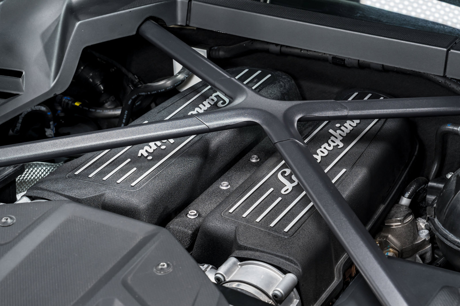 Used 2021 Lamborghini Huracan EVO RWD image 55