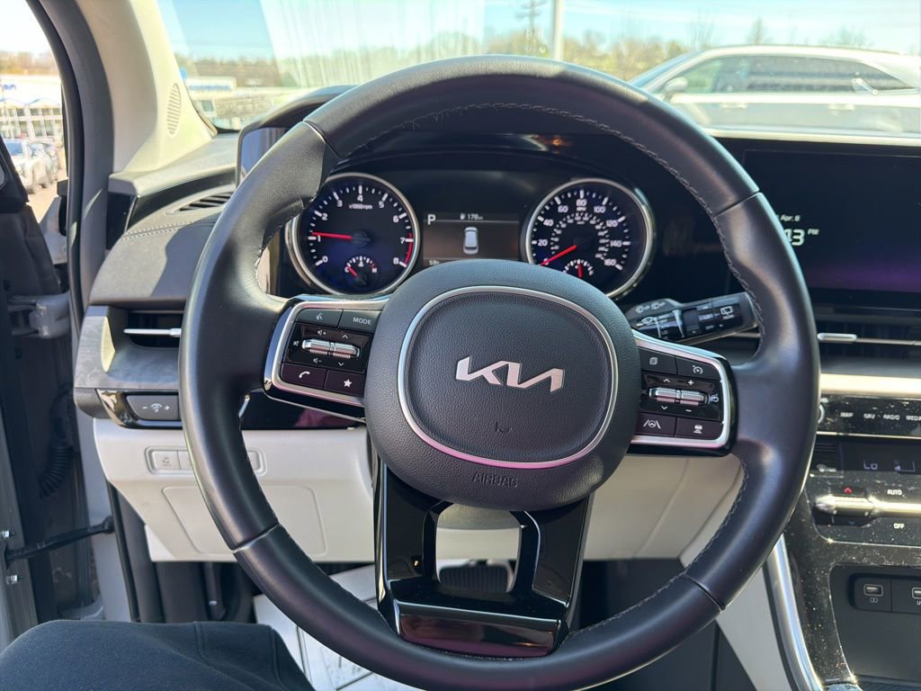 Certified 2023 Kia Carnival EX image 14