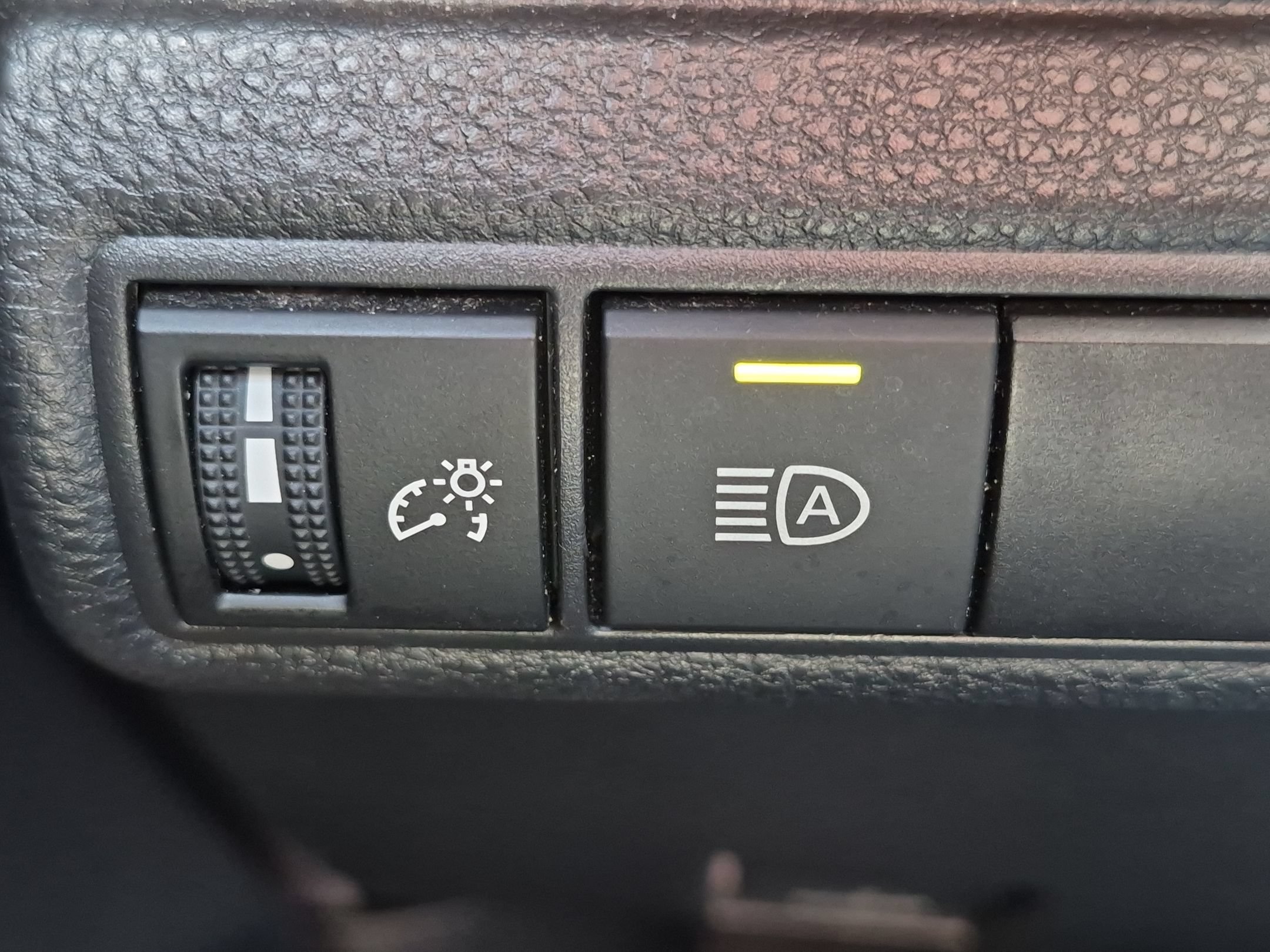 Used 2025 Toyota Corolla LE FWD image 20