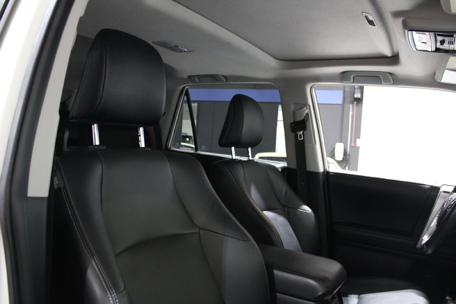 Used 2023 Toyota 4Runner Limited AWD/4WD image 17