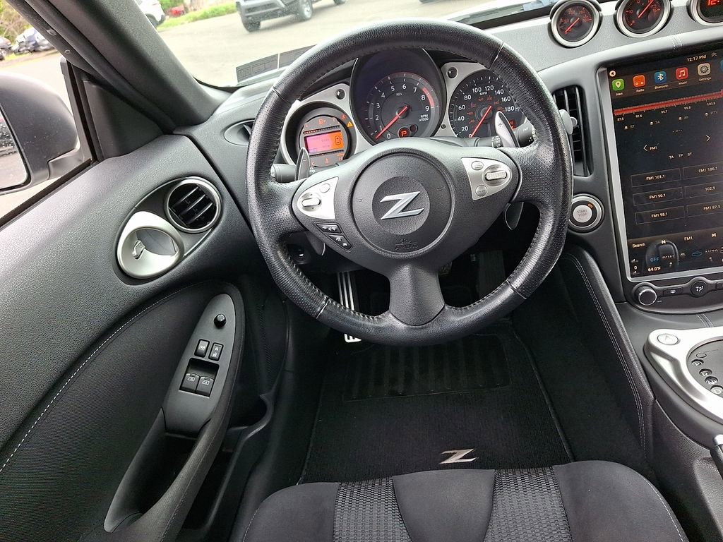 Used 2017 Nissan 370Z Coupe RWD image 12