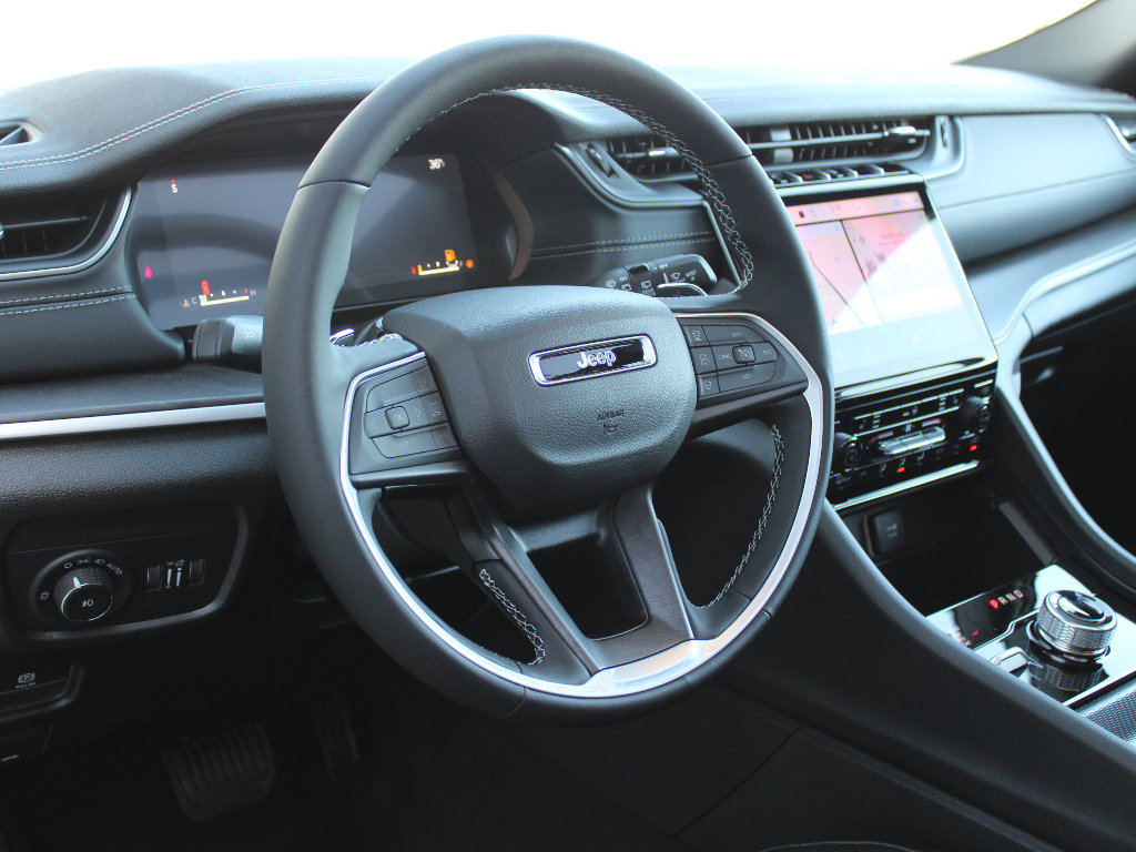 New 2025 Jeep Grand Cherokee Limited w/ Trailer Tow Package image 12