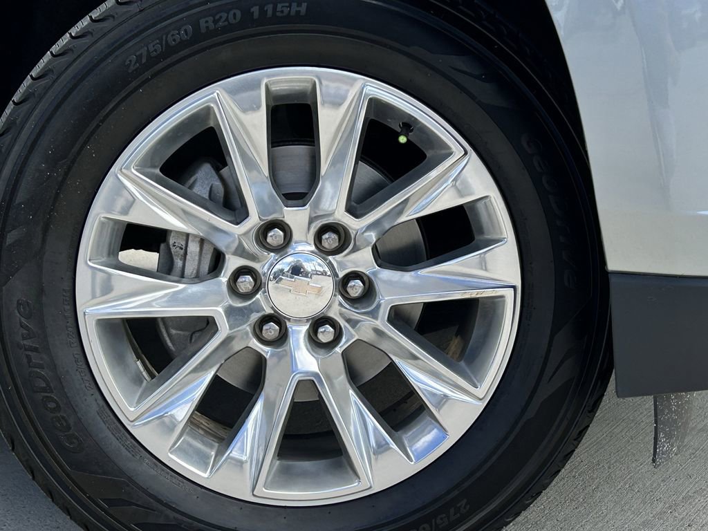 Used 2024 Chevrolet Suburban Premier image 10