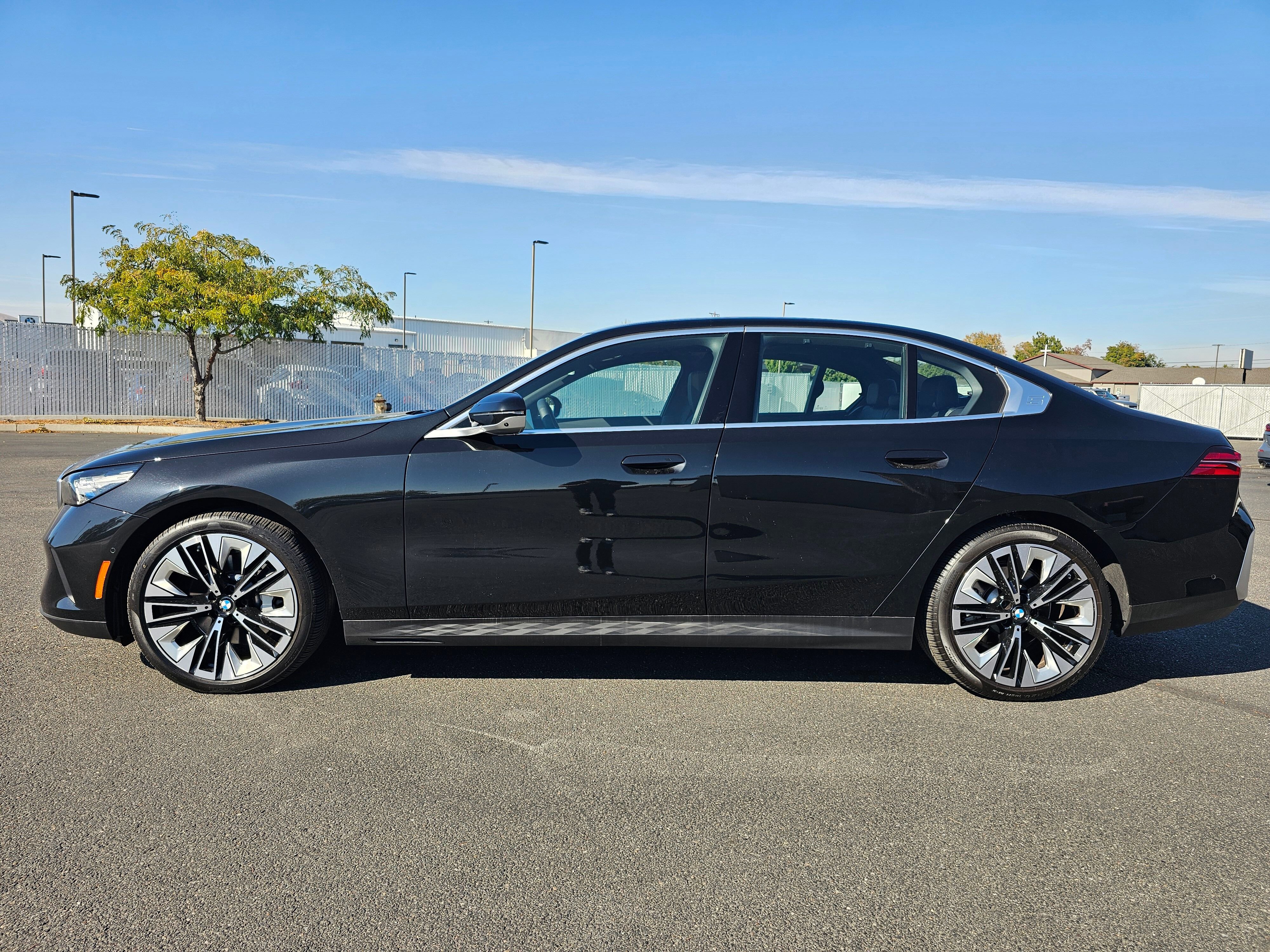 Certified 2025 BMW 530i xDrive w/ Premium Package image 3