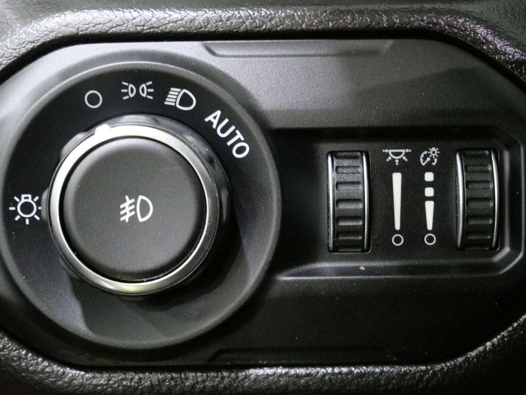 Used 2022 Jeep Wrangler Unlimited Sport AWD/4WD image 15