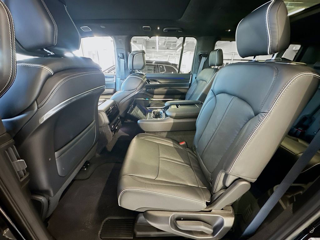 New 2025 Jeep Grand Wagoneer L Series II Obsidian w/ Quick Order Packagew 28T image 29