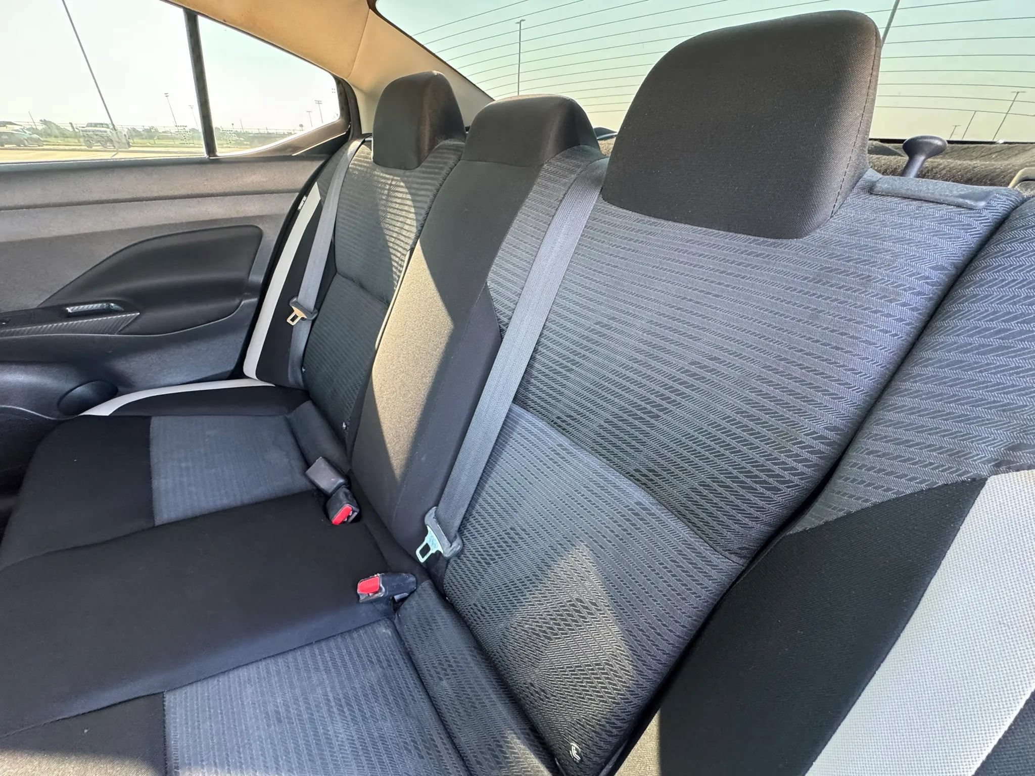 Used 2022 Nissan Versa SV FWD image 25