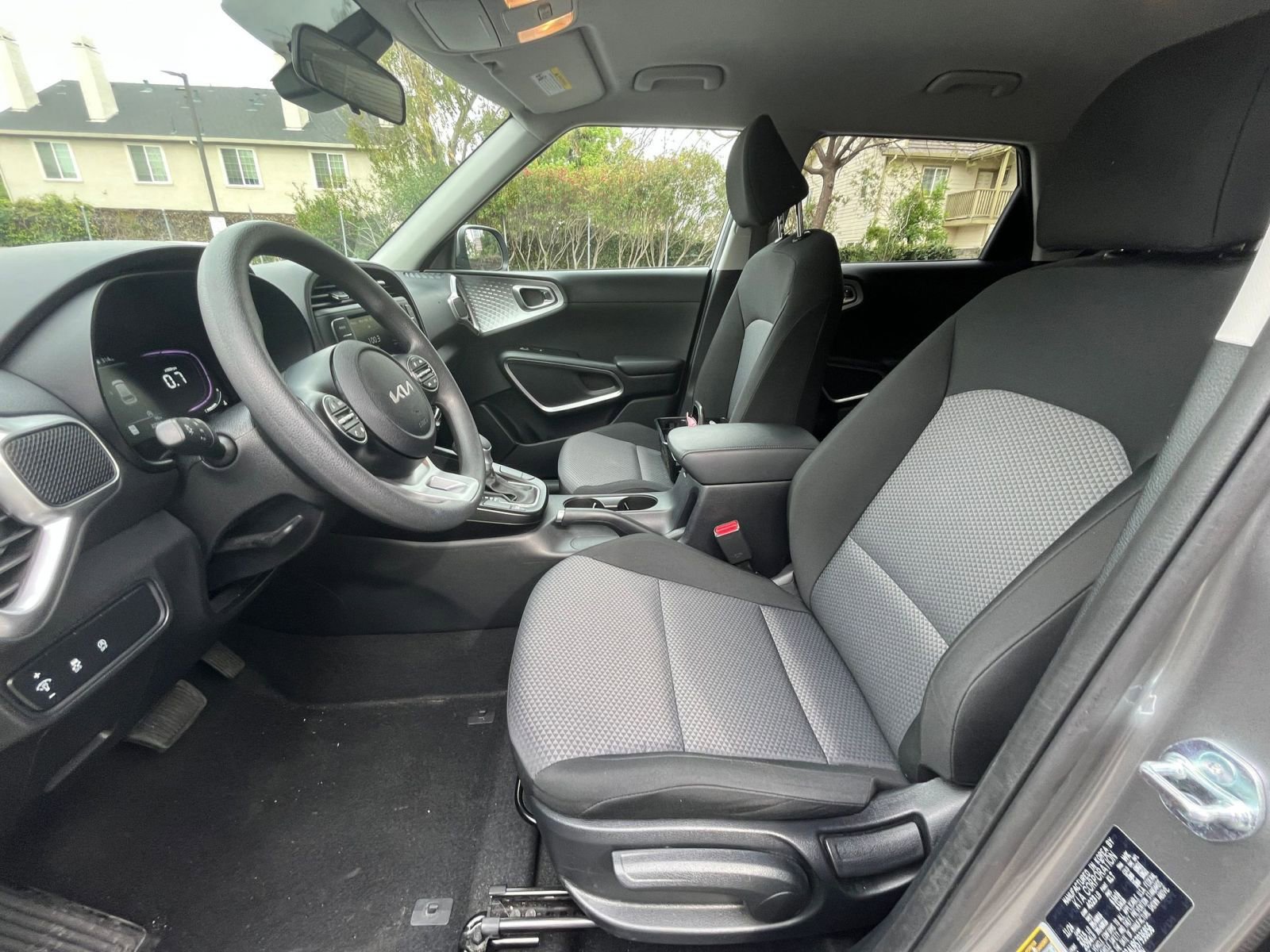 Used 2025 Kia Soul LX w/ LX Technology Package image 24